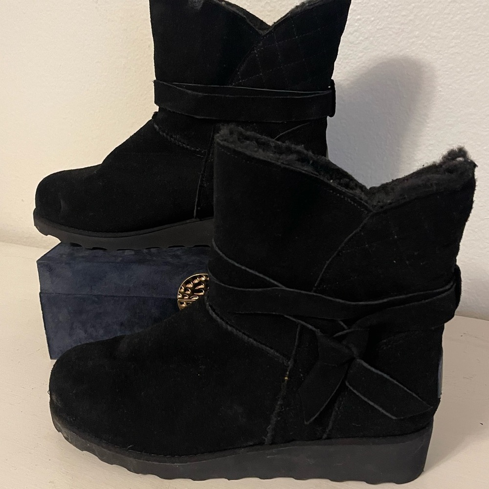 Black Bearpaw fuzzy boots